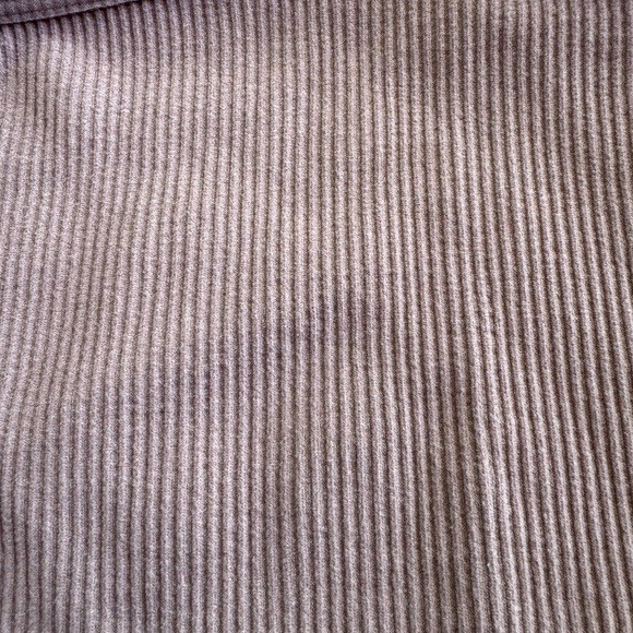 Suzette Collection Ribbed Crop Top - Picture 3 of 7